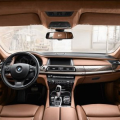 BMW 7 Series с деталями из серебра