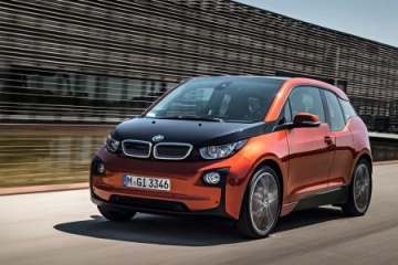 BMW i3 померилась силами с BMW M3 BMW BMW i Все BMW i