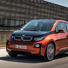 BMW i3 померилась силами с BMW M3