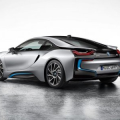 BMW i8 показали в Дубаи