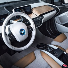 BMW X5 и BMW i3 получили награду "Золотой руль 2013"