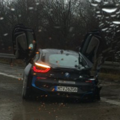 BMW i8 попал в ДТП