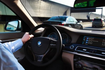 В автомобилях BMW появится реклама BMW Мир BMW BMW AG