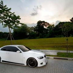 Кабриолет BMW 335i с тюнингом из Индонезии