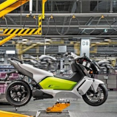 Началось производство электроскутеров BMW C Evolution