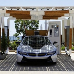 Навес с солнечными батареями для электромобилей BMW