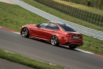 Проверка состояния, замена щеток и регулировка угла стеклоочистителей BMW 3 серия F80