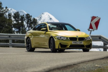 BMW 1-Series M Review- EVO Magazine BMW M серия Все BMW M