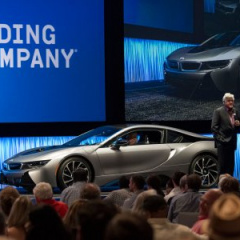 На аукционе в Pebble Beach BMW i8 продан в шесть раз дороже рыночной стоимости