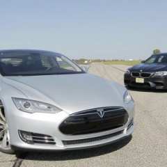 BMW и Tesla ведут переговоры о совместном производстве батарей