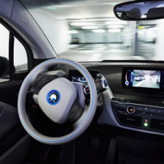 BMW будут самостоятельно парковаться на автостоянках
