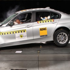 BMW отзывает автомобили из-за подушек безопасности