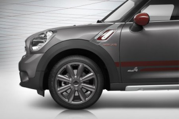 Электрический MINI Сountryman с 20" колесными дисками BMW Всё о MINI COOPER Все MINI