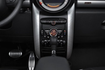 Электрический MINI Сountryman с 20" колесными дисками BMW Всё о MINI COOPER Все MINI