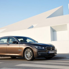 BMW 750Li xDrive: серьезный статус