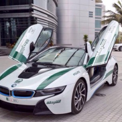 BMW i8 на службе полиции Дубая