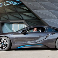 BMW i8 - победитель конкурса «Автомобиль года в мире» в номинации «Зеленый автомобиль года»