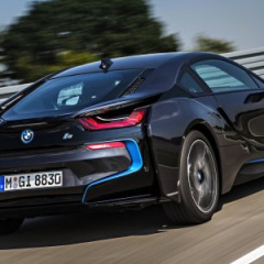 BMW i8 - победитель конкурса «Автомобиль года в мире» в номинации «Зеленый автомобиль года»