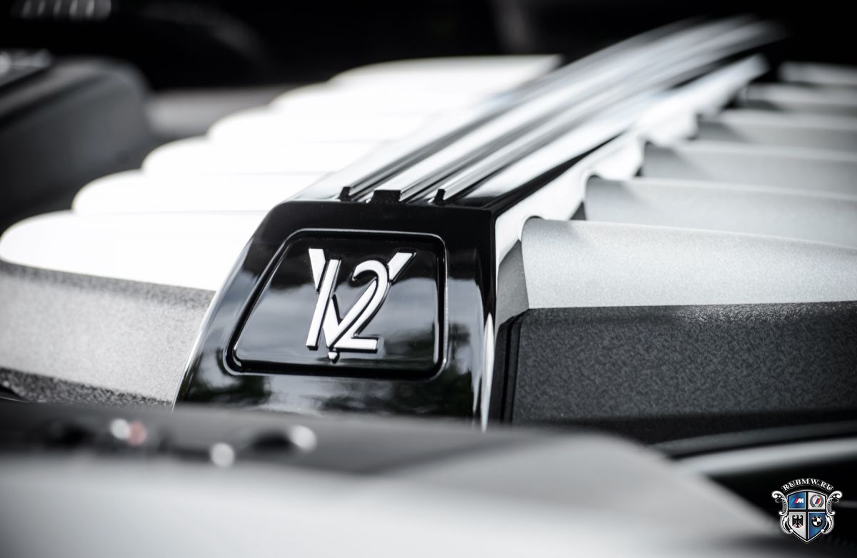 Новый BMW 7 Series получит мотор от Rolls-Royce