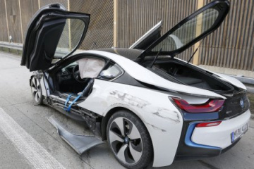 Первое серьезное ДТП с BMW i8 BMW BMW i Все BMW i