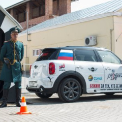 MINI выступил партнером благотворительного забега Wings For Life World Run