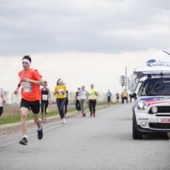 MINI выступил партнером благотворительного забега Wings For Life World Run