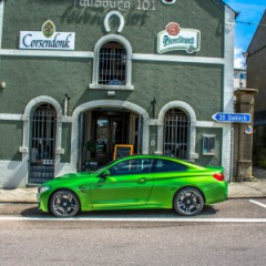 BMW M4 в цвете Signal Green