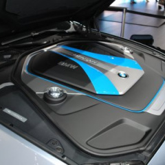 BMW и Nissan расширят сеть электрозаправок