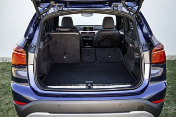 Проверка состояния, замена щеток и регулировка угла стеклоочистителей BMW X1 серия F48