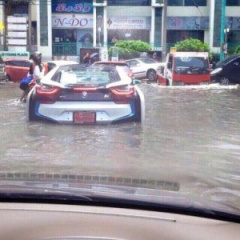 В Таиланде утонул BMW i8