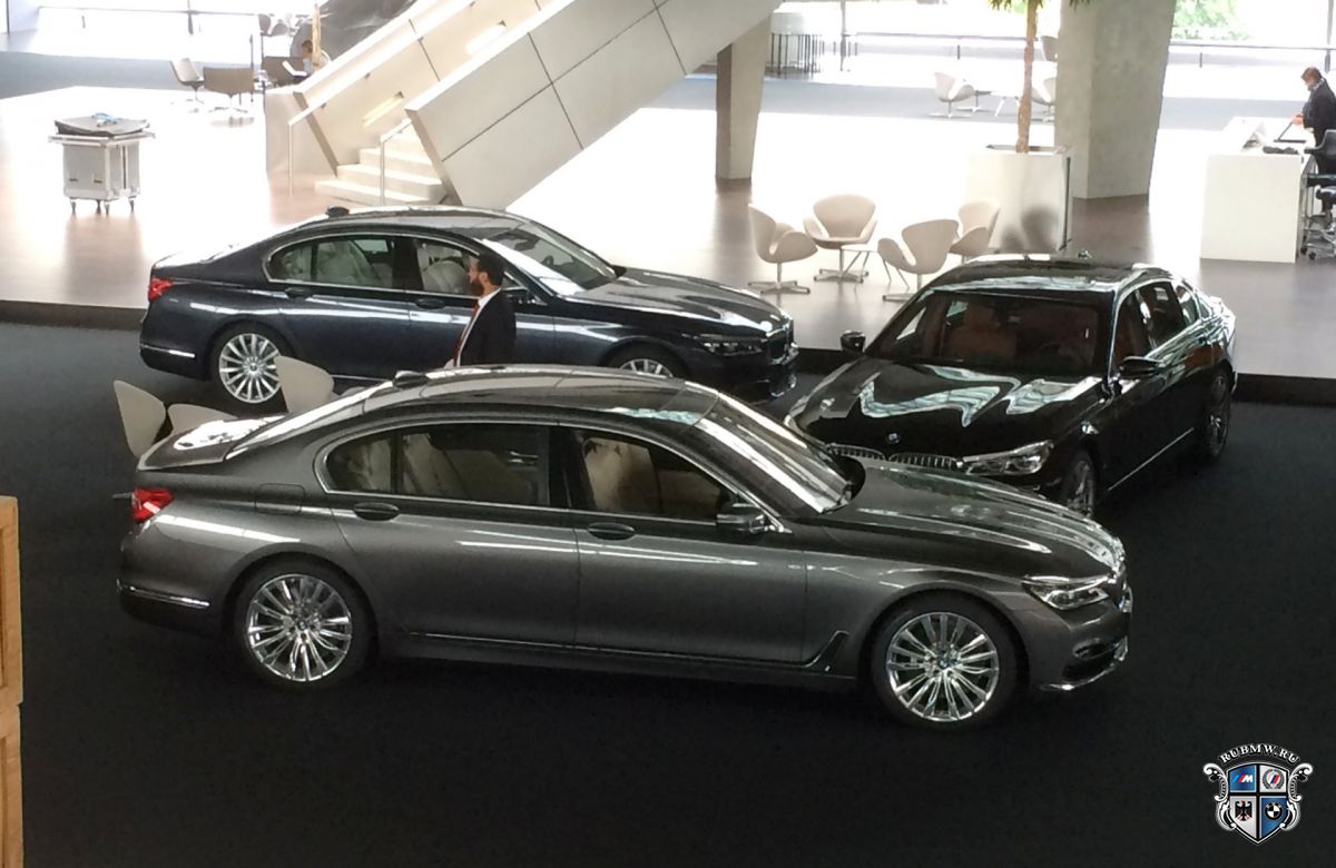 Первые «живые» фото нового BMW 7 Серии