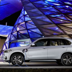 Стала известна стоимость BMW X5 xDrive40e