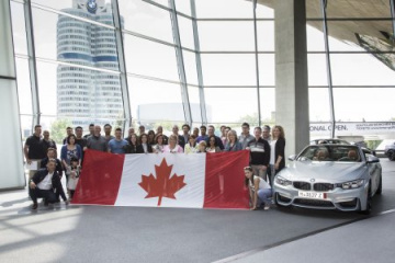 В музее BMW Welt вручили BMW M3 и M4 клиентам из Канады :: BMW :: 3 серия :: F80 В музее BMW Welt вручили BMW M3 и M4 клиентам из Канады BMW 3 серия F80