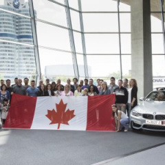 В музее BMW Welt вручили BMW M3 и M4 клиентам из Канады