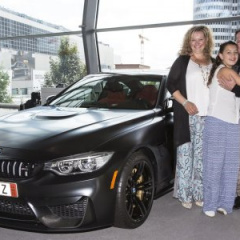 В музее BMW Welt вручили BMW M3 и M4 клиентам из Канады