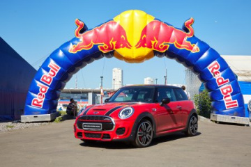 Red Bull Flugtag 2015: MINI окрыляет :: BMW :: Всё о MINI COOPER :: Все MINI Red Bull Flugtag 2015: MINI окрыляет BMW Всё о MINI COOPER Все MINI