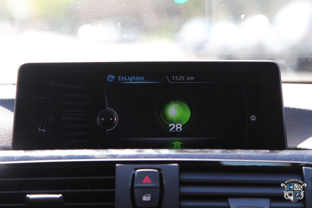 Мультимедийные системы BMW научились следить за светофорами