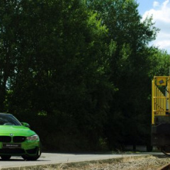 Фотосет с BMW M4 в цвете Java Green