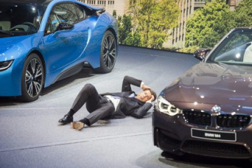 На открытии Франкфуртского автосалона глава BMW потерял сознание (Видео) BMW Мир BMW BMW AG