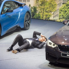 На открытии Франкфуртского автосалона глава BMW потерял сознание (Видео)