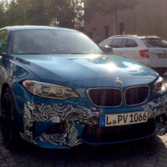 В преддверии официальной премьеры BMW M2 Coupe попал в объективы фотокамер