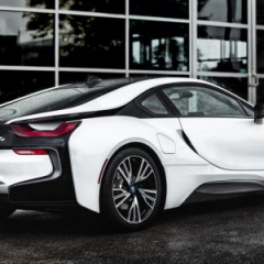 Обновленный BMW i8 появится в следующем году