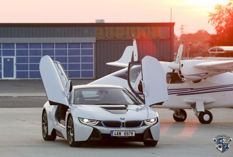 Как заказать уникальную курсовую работу по автомобильной промышленности BMW BMW i Все BMW i