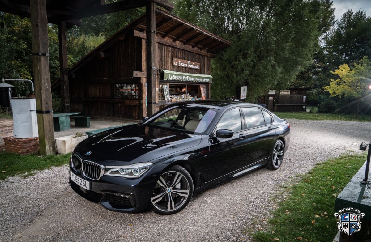 BMW 730Ld M Sport в цвете Carbon Black Metallic