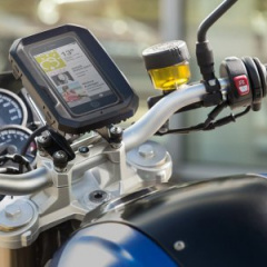Мотоциклы BMW получат держатель для смартфона и навигатора