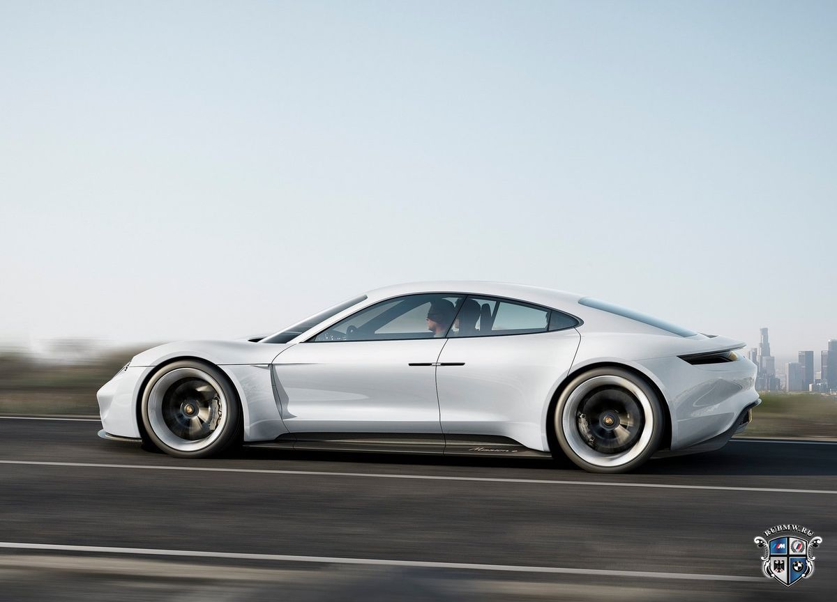 Электрический суперкар Porsche Mission E станет серийной моделью