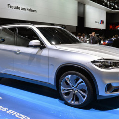 Презентован обновленный гибридный BMW X5