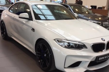 BMW M2 в дилерском автосалоне Люксембурга BMW 2 серия F87