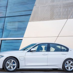 Новые фото BMW 330e