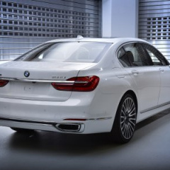 Представлены спецверсии BMW 750Li xDrive: «Solitaire Edition» и «Master Class Edition»